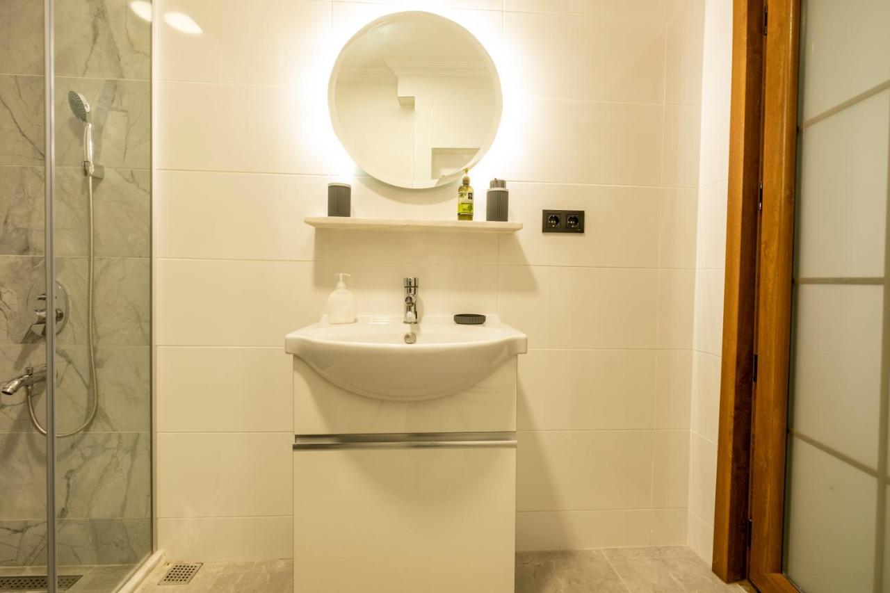 Spacious And Comfy 2Br In The Heart Of Cihangir Apartment Istanbul Bagian luar foto